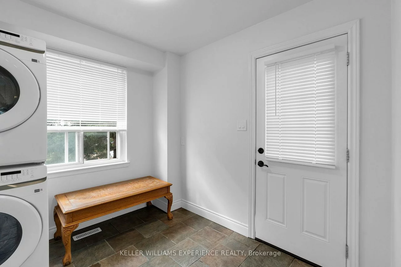 49, Daphne, Cundles East, Barrie