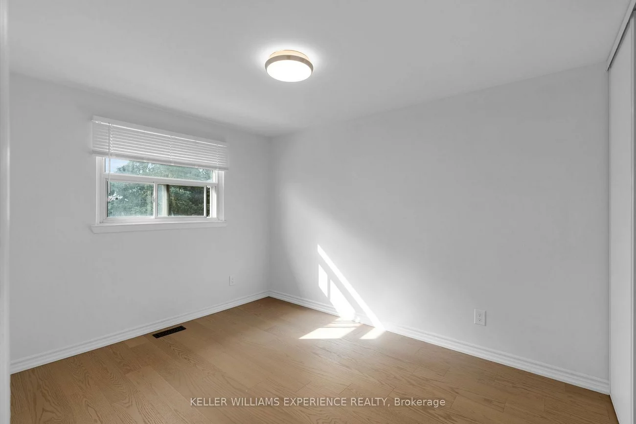 49, Daphne, Cundles East, Barrie