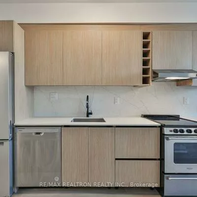 101, Sophia St W, Queen's Park, Barrie
