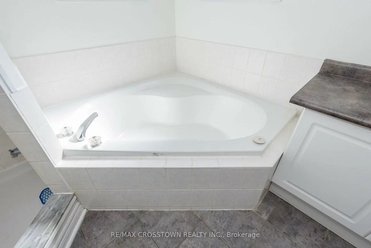 62, Windsor, Innis-Shore, Barrie