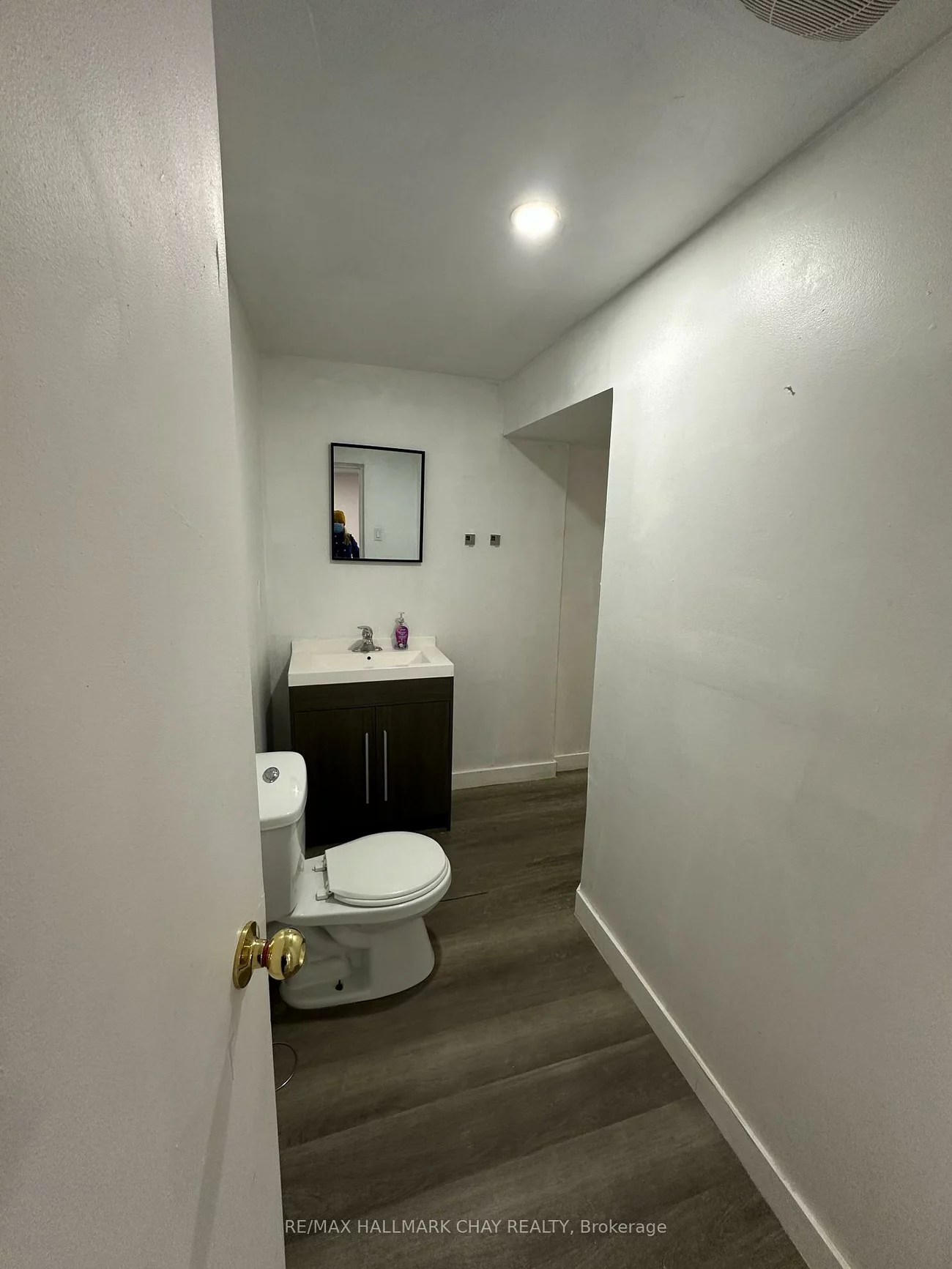 28, Carlton, Cundles East, Barrie