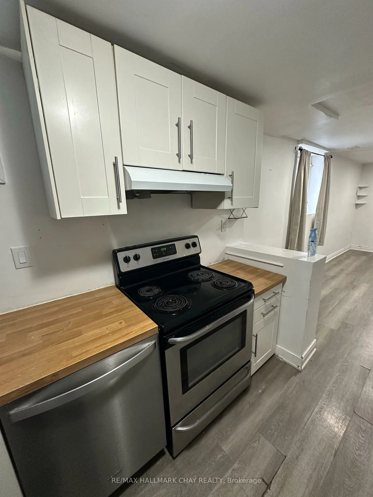 28, Carlton, Cundles East, Barrie