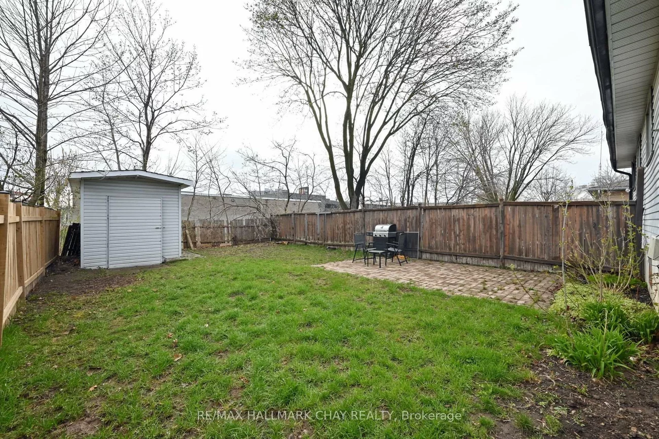 28, Carlton, Cundles East, Barrie