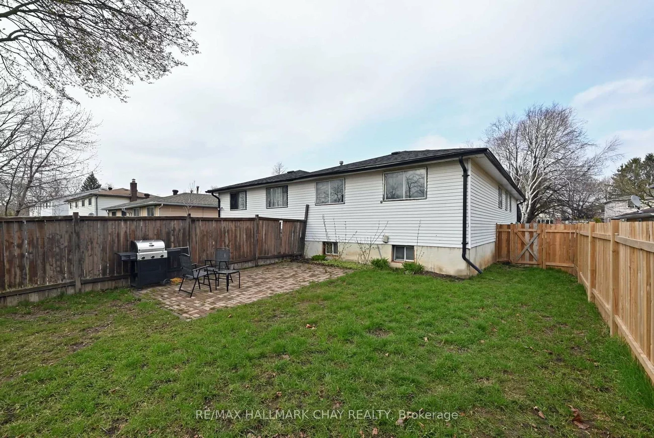 28, Carlton, Cundles East, Barrie