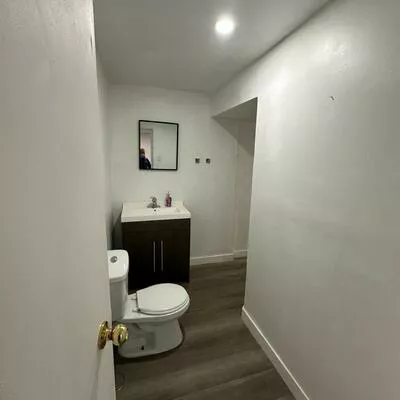 28, Carlton, Cundles East, Barrie