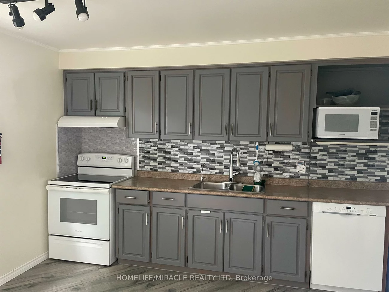 6, Wall, Cundles East, Barrie
