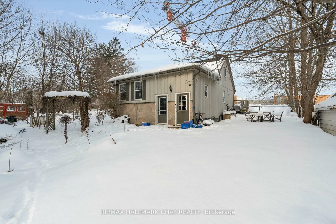32, Grove, Queen's Park, Barrie