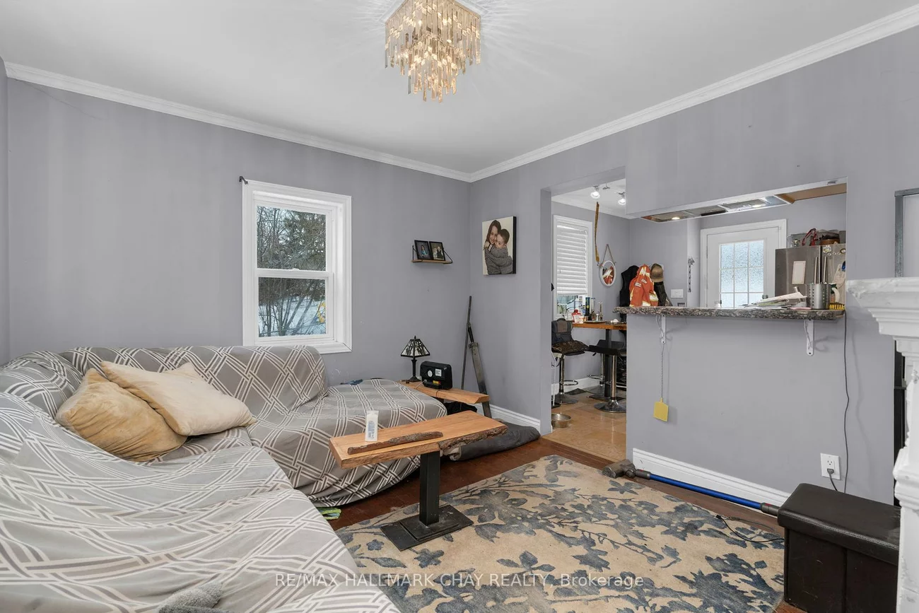 32, Grove, Queen's Park, Barrie