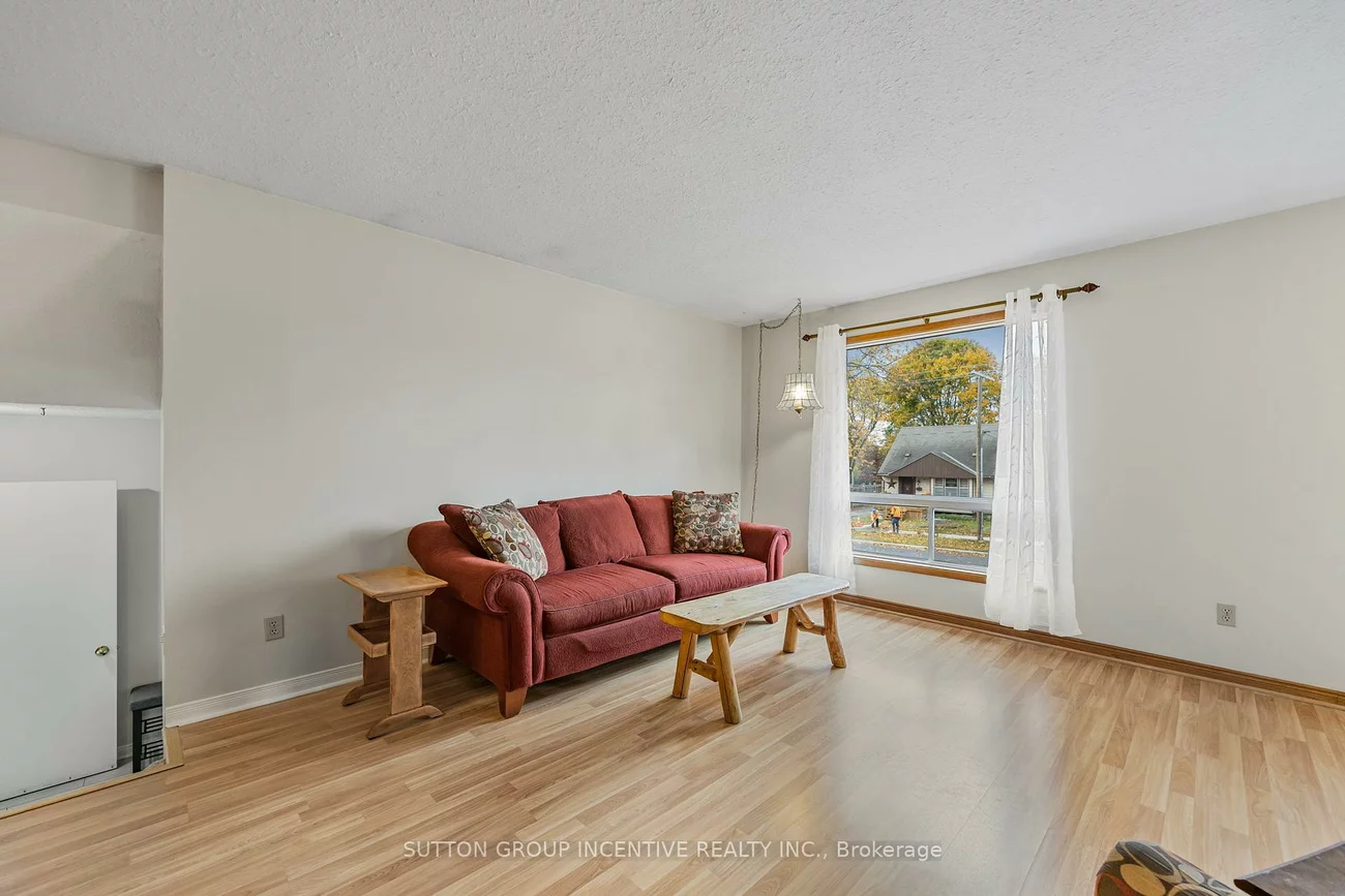 133, Gunn, Wellington, Barrie