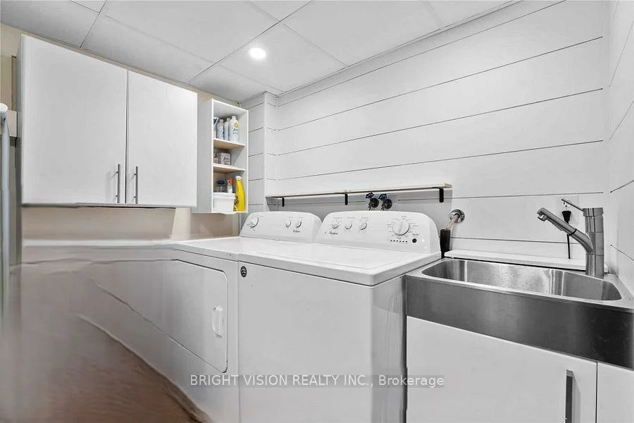 75, Larkin, 400 North, Barrie