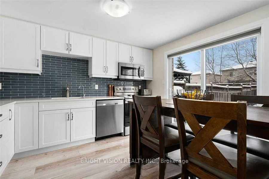 75, Larkin, 400 North, Barrie