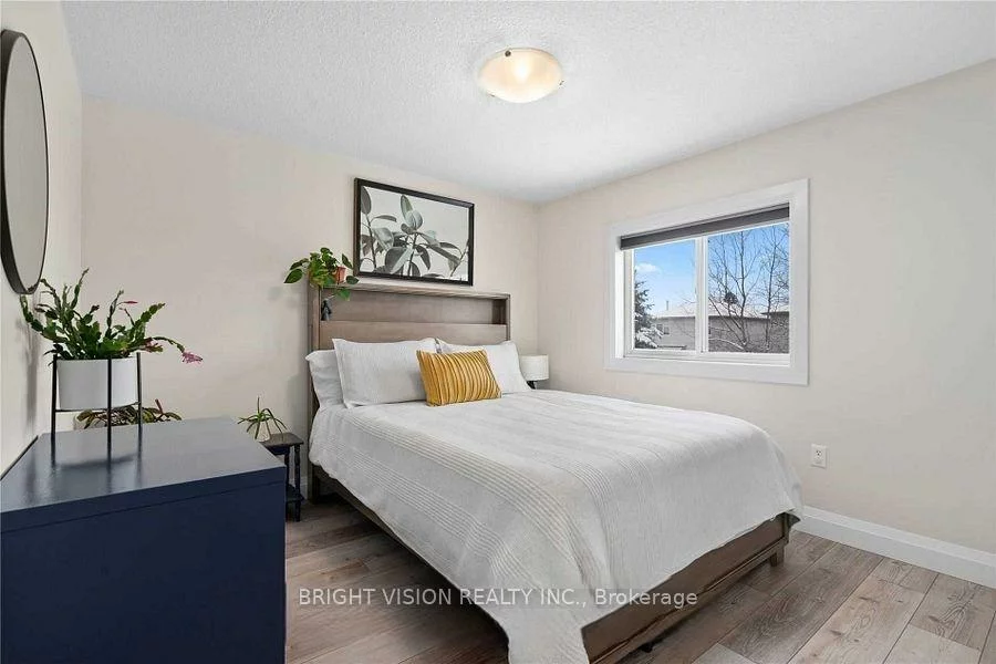 75, Larkin, 400 North, Barrie