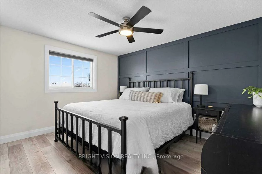 75, Larkin, 400 North, Barrie