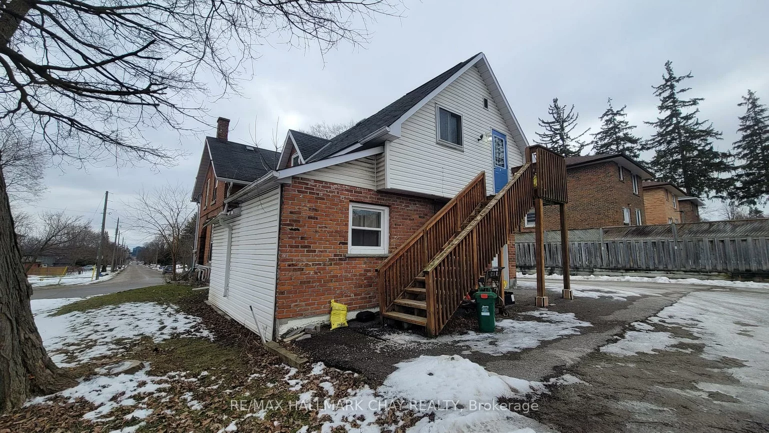 48, Rose, 400 North, Barrie