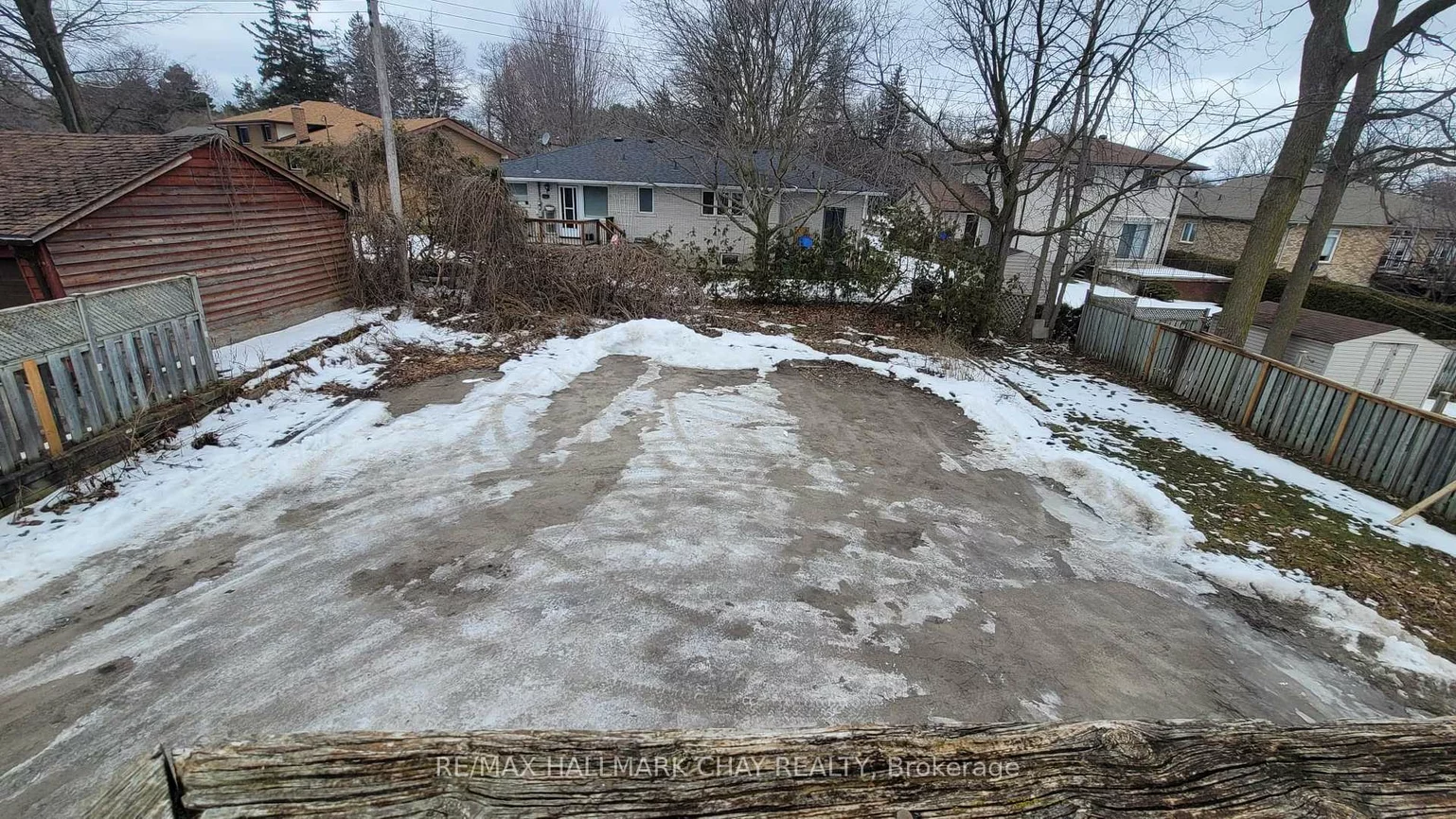 48, Rose, 400 North, Barrie