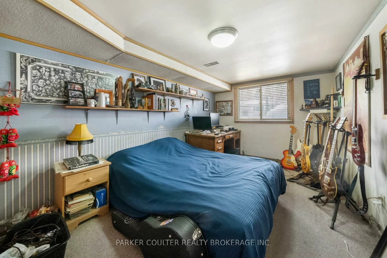 13, Roslyn, Wellington, Barrie