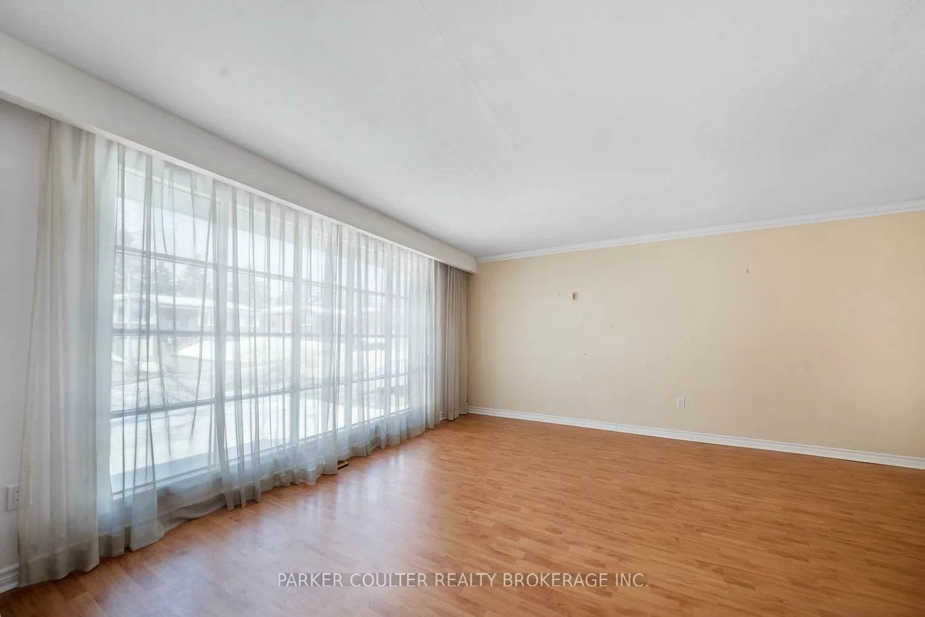 13, Roslyn, Wellington, Barrie