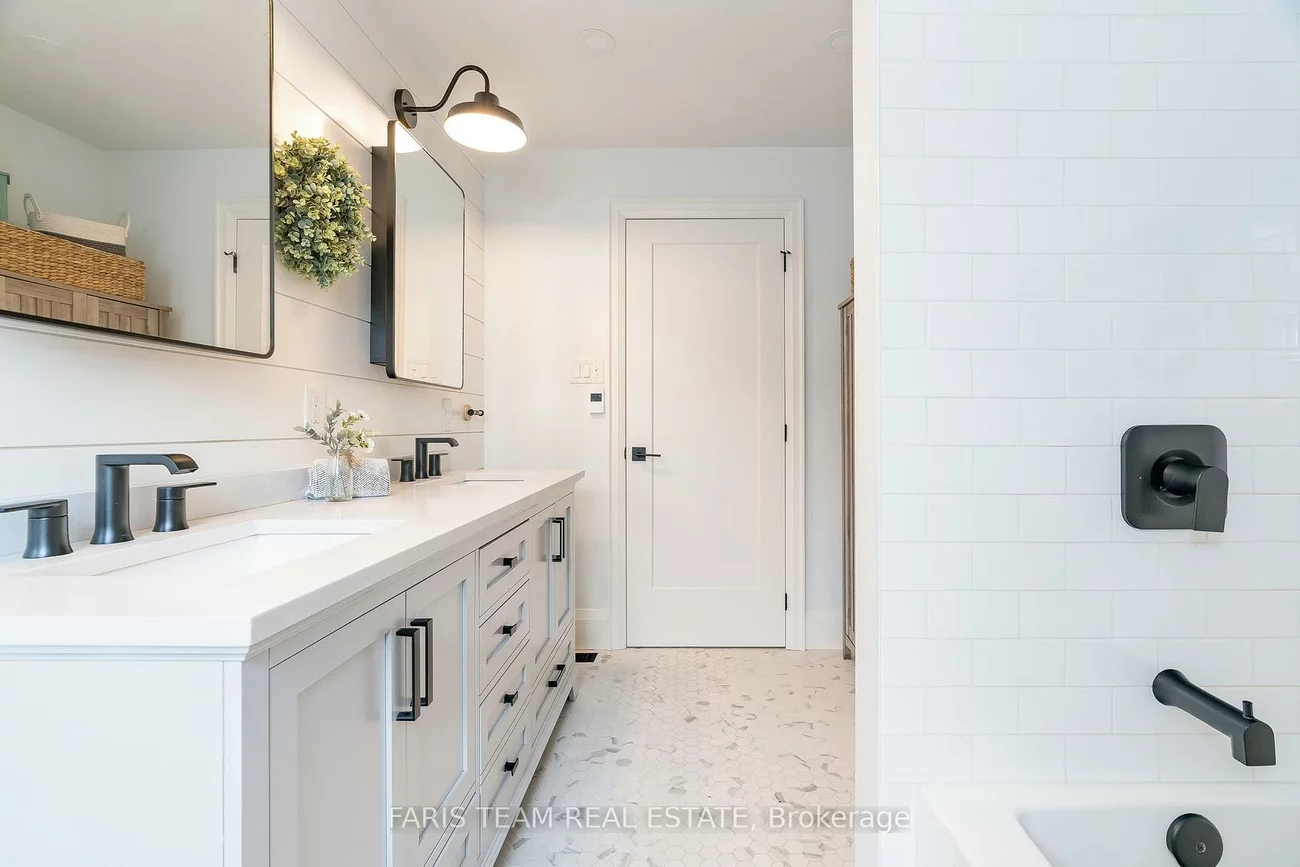 210, Spruce, Bayshore, Barrie