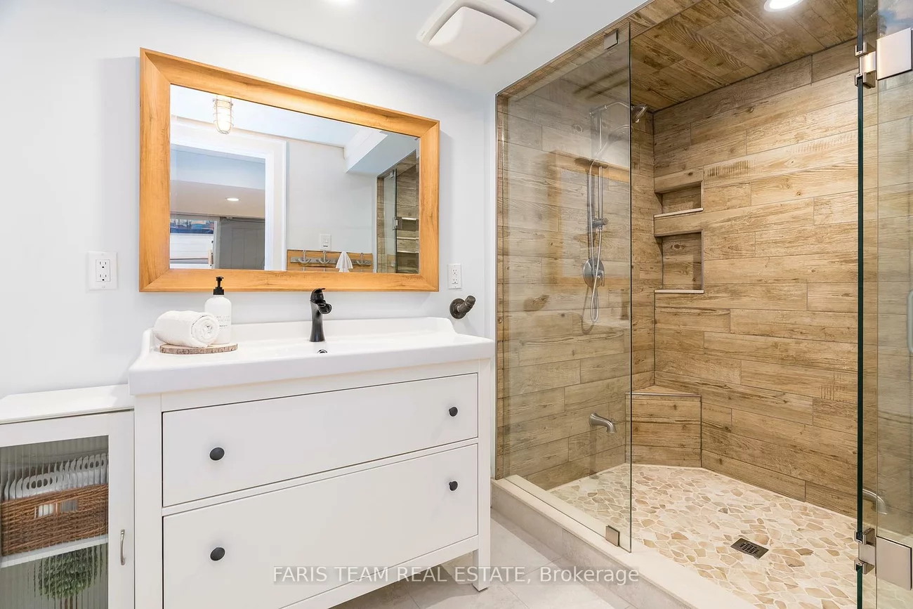 210, Spruce, Bayshore, Barrie