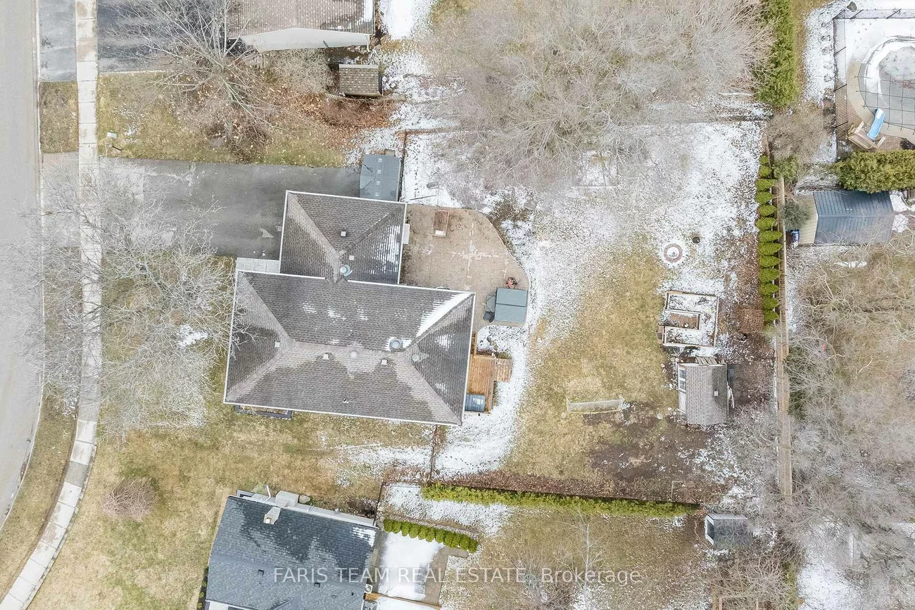 210, Spruce, Bayshore, Barrie