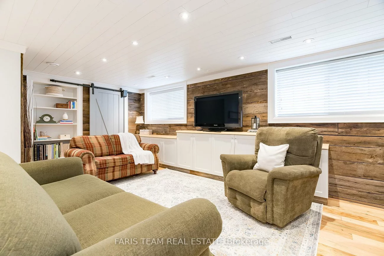 210, Spruce, Bayshore, Barrie