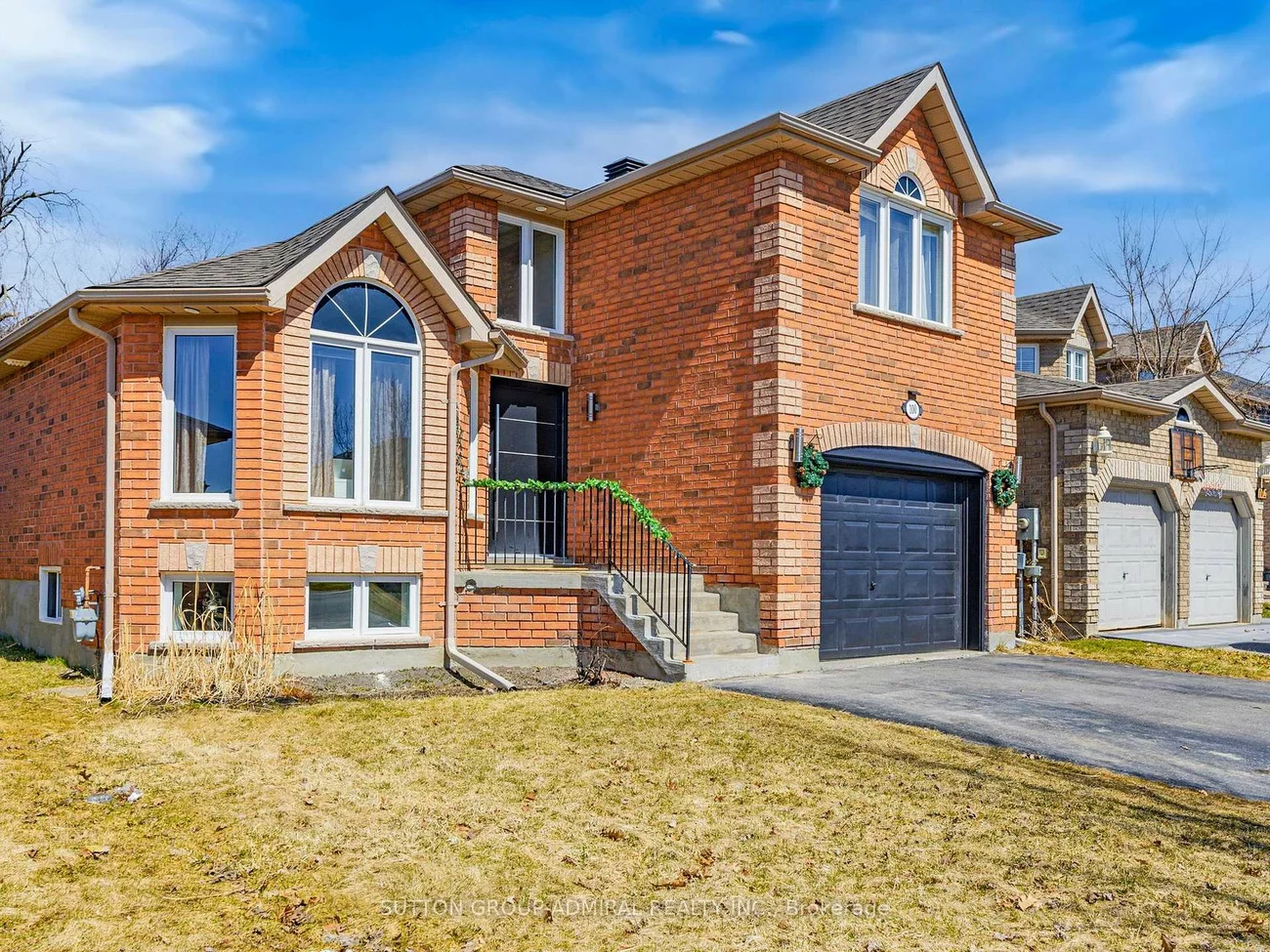 100, Country, Painswick South, Barrie