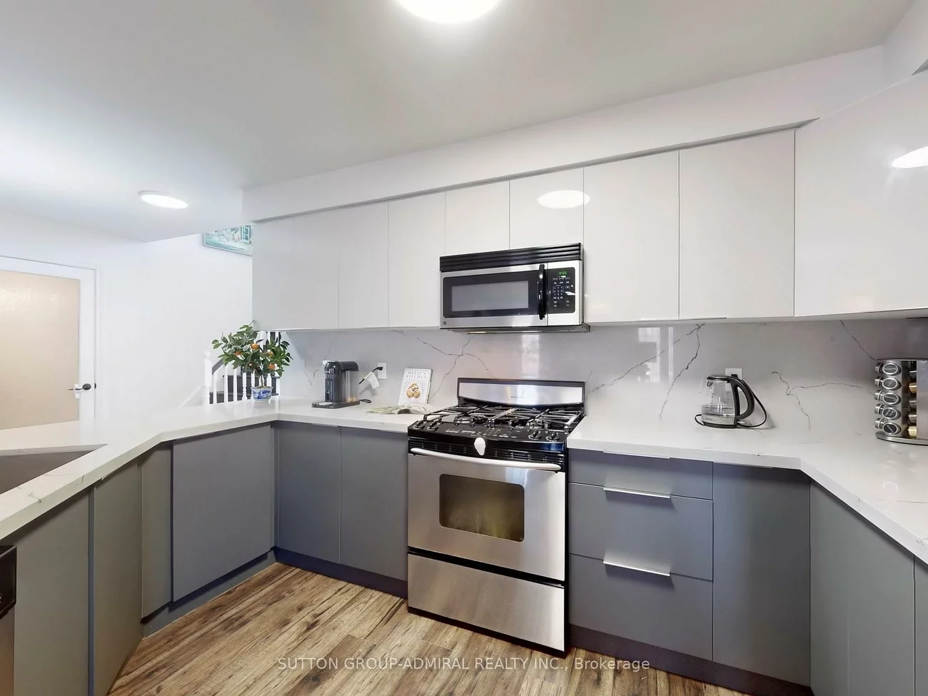 100, Country, Painswick South, Barrie