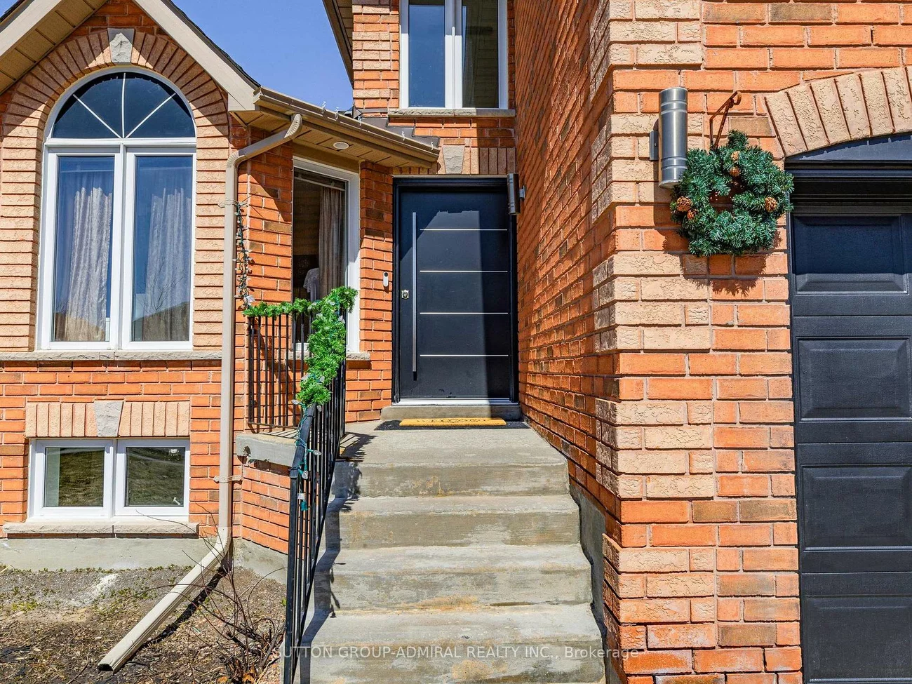 100, Country, Painswick South, Barrie