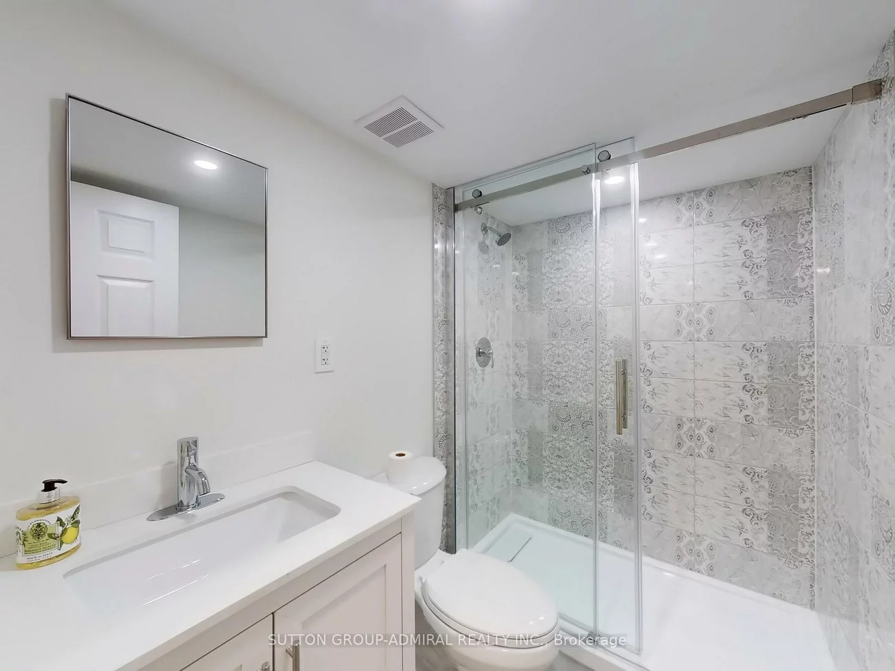 100, Country, Painswick South, Barrie