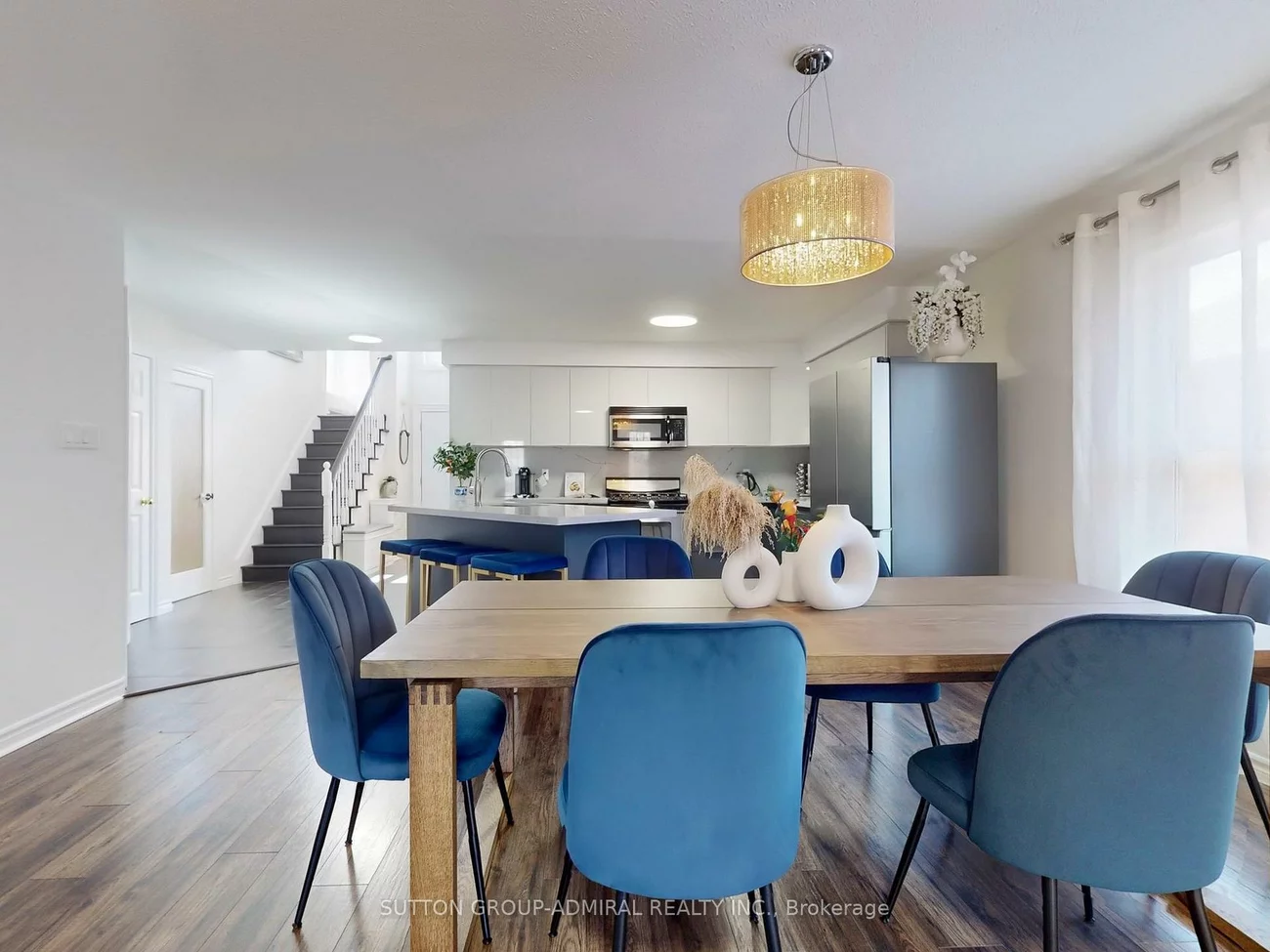 100, Country, Painswick South, Barrie