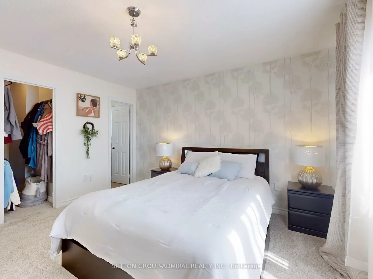 100, Country, Painswick South, Barrie