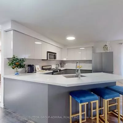 100, Country, Painswick South, Barrie