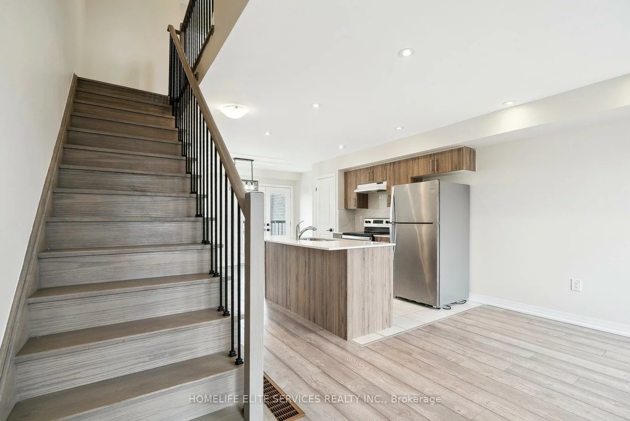 57, Fairlane, Painswick South, Barrie