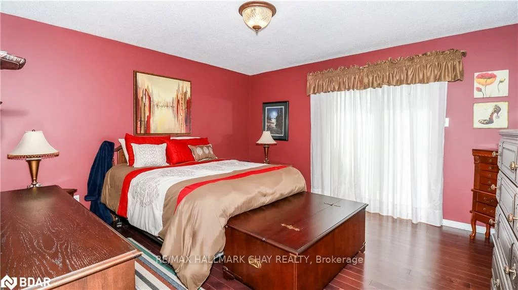 163, Livingstone, Sunnidale, Barrie