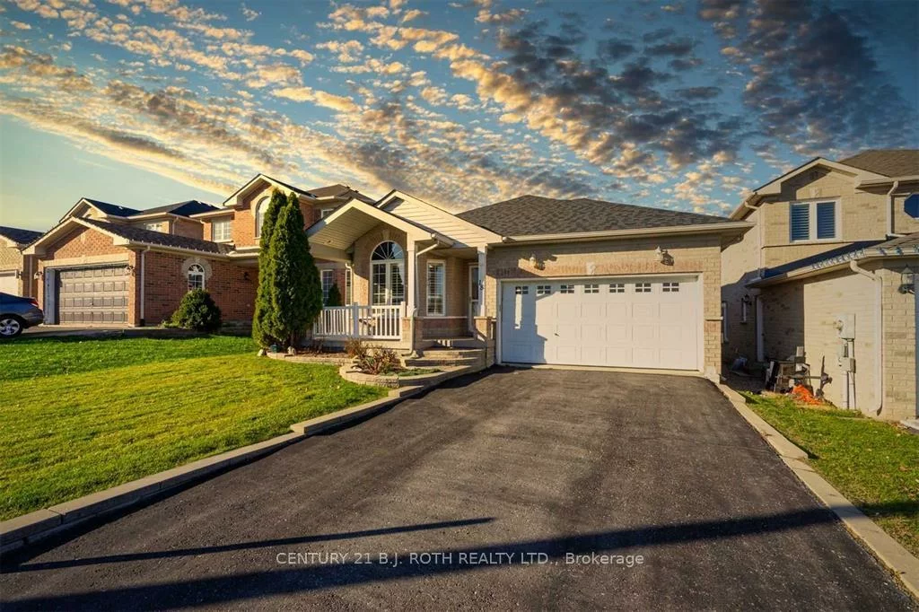 18, Couples, East Bayfield, Barrie