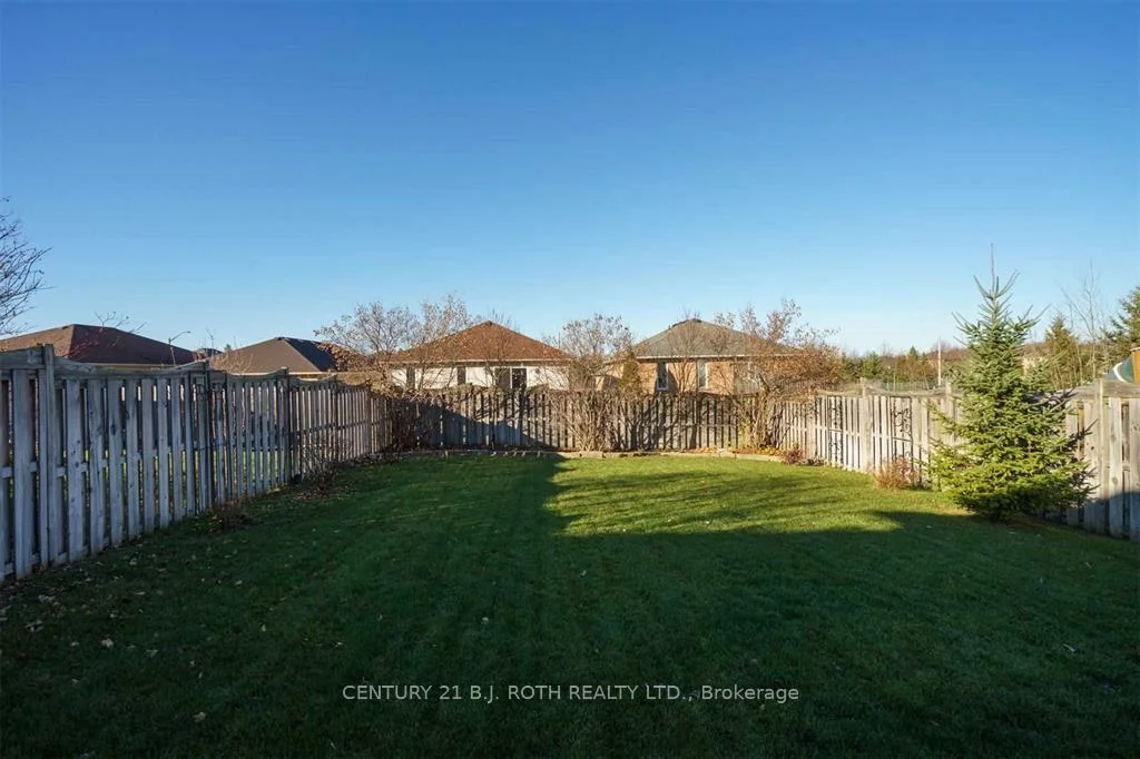 18, Couples, East Bayfield, Barrie