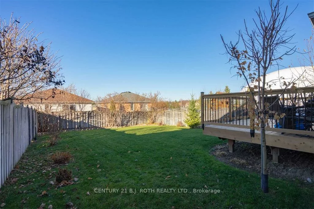 18, Couples, East Bayfield, Barrie