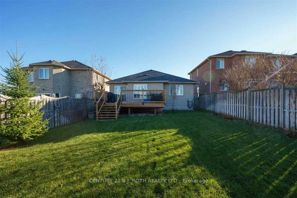 18, Couples, East Bayfield, Barrie