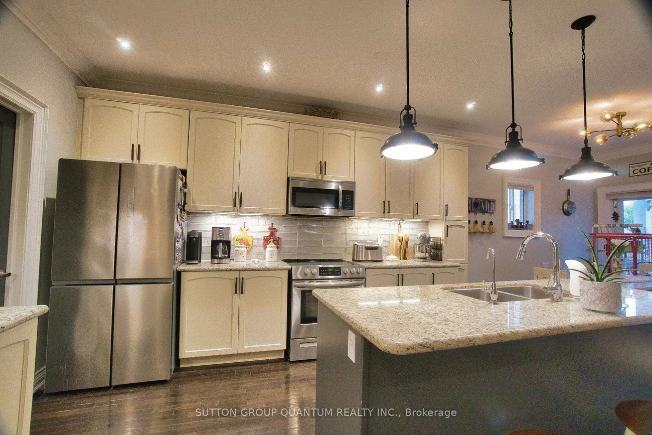 71, Versailles, Innis-Shore, Barrie