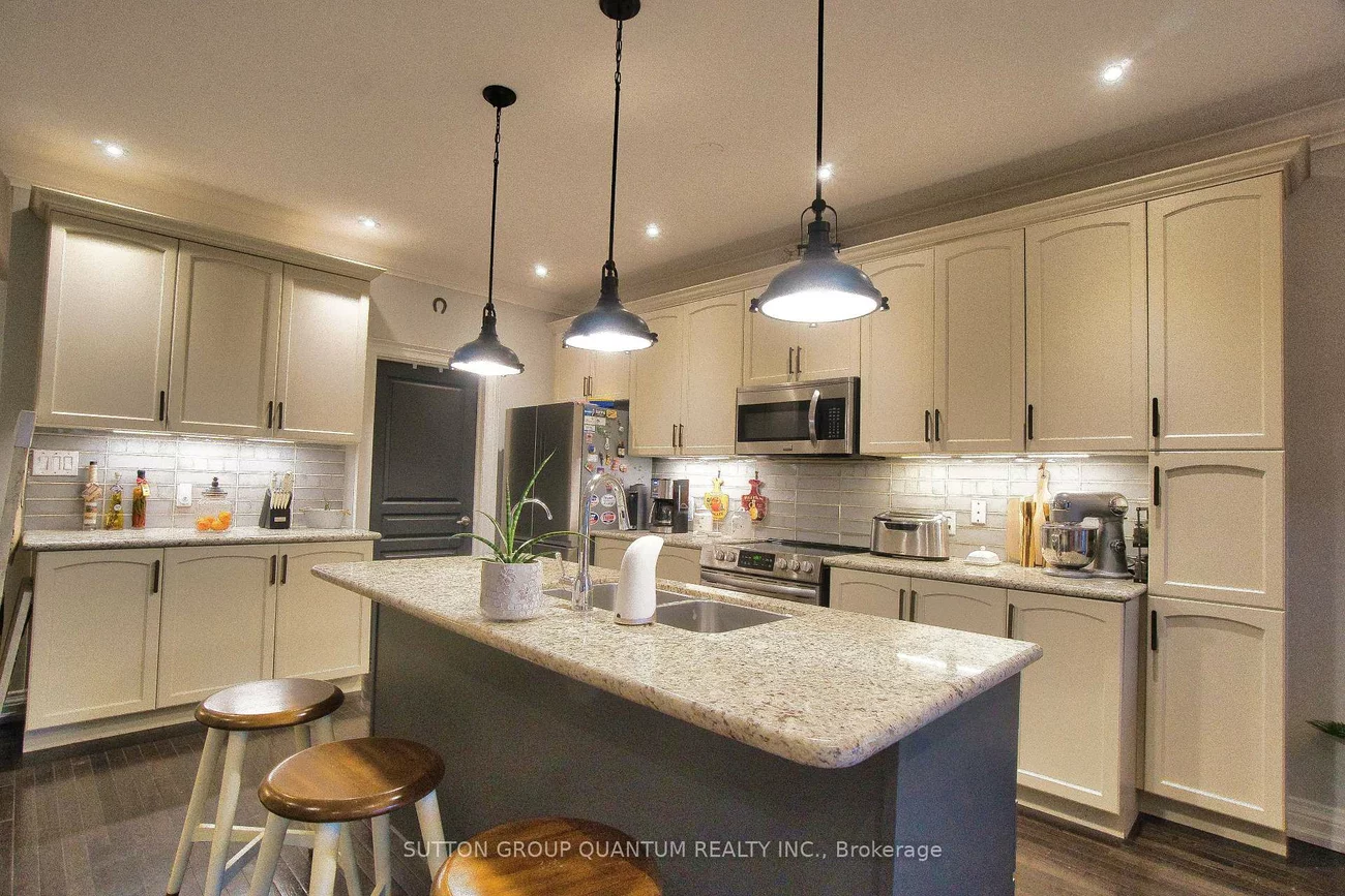 71, Versailles, Innis-Shore, Barrie