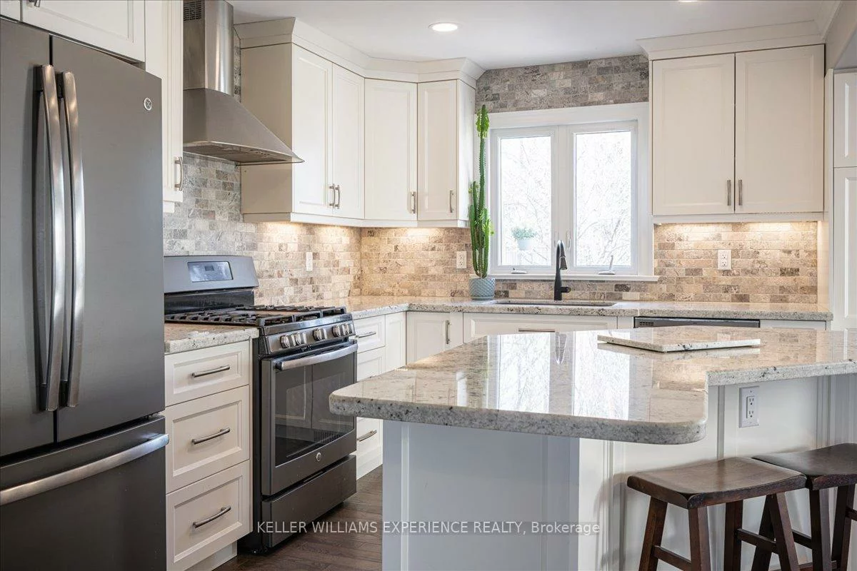 46, Grove, Queen's Park, Barrie