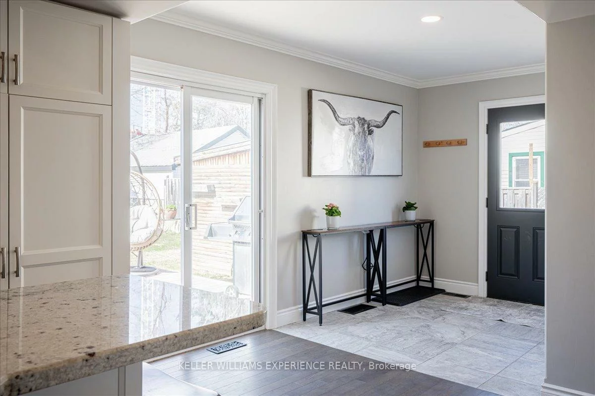 46, Grove, Queen's Park, Barrie