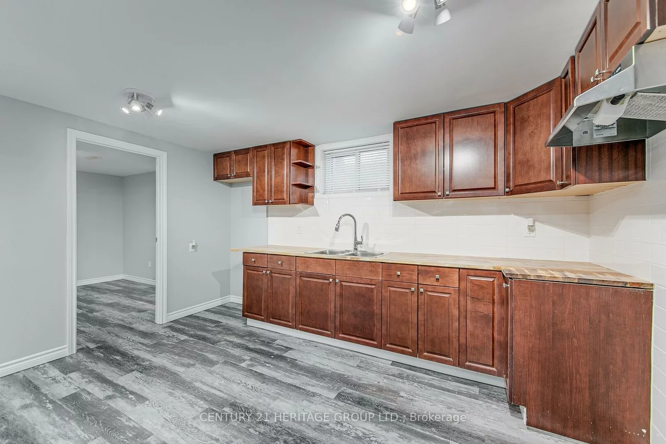 20, Frost, Letitia Heights, Barrie