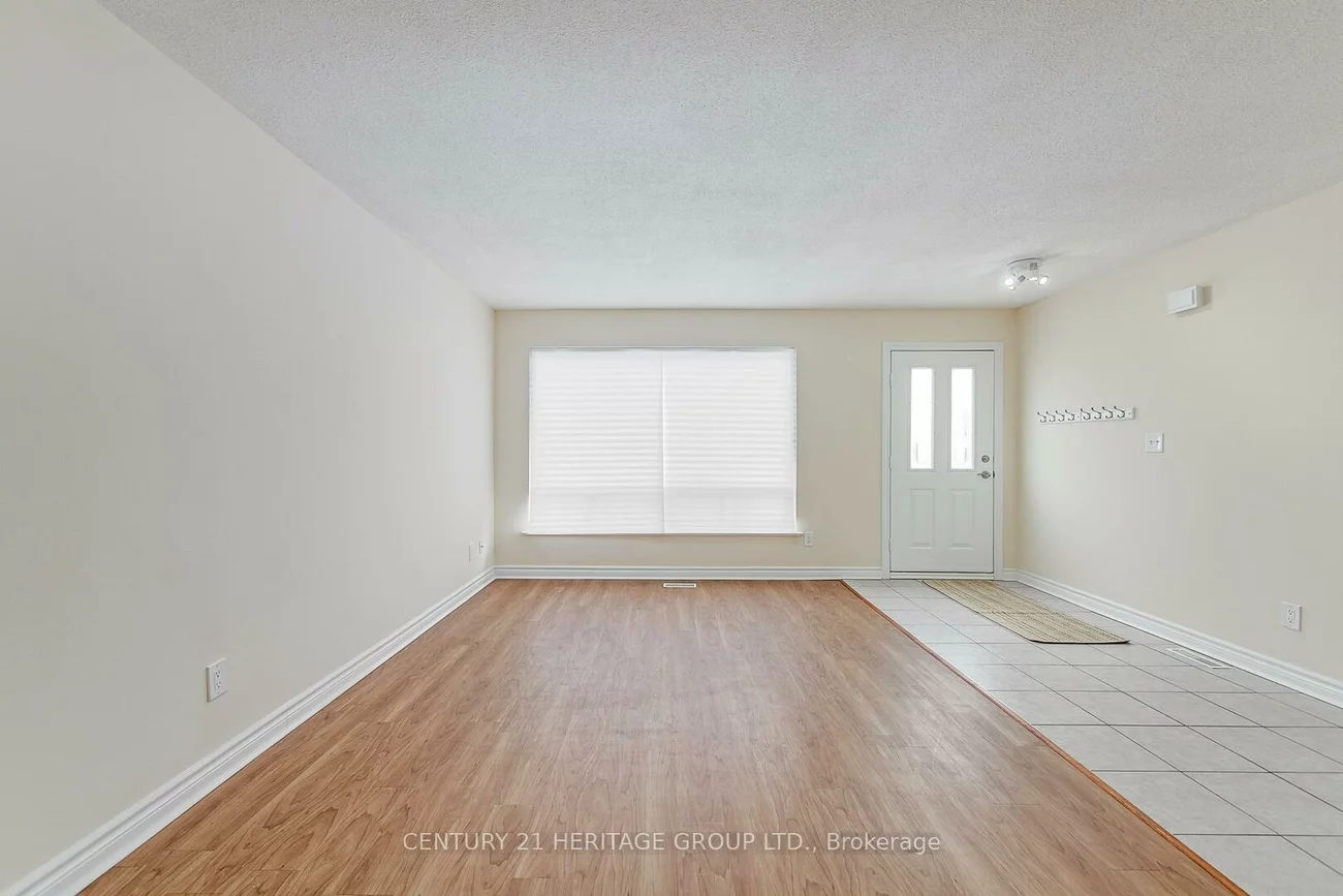 20, Frost, Letitia Heights, Barrie