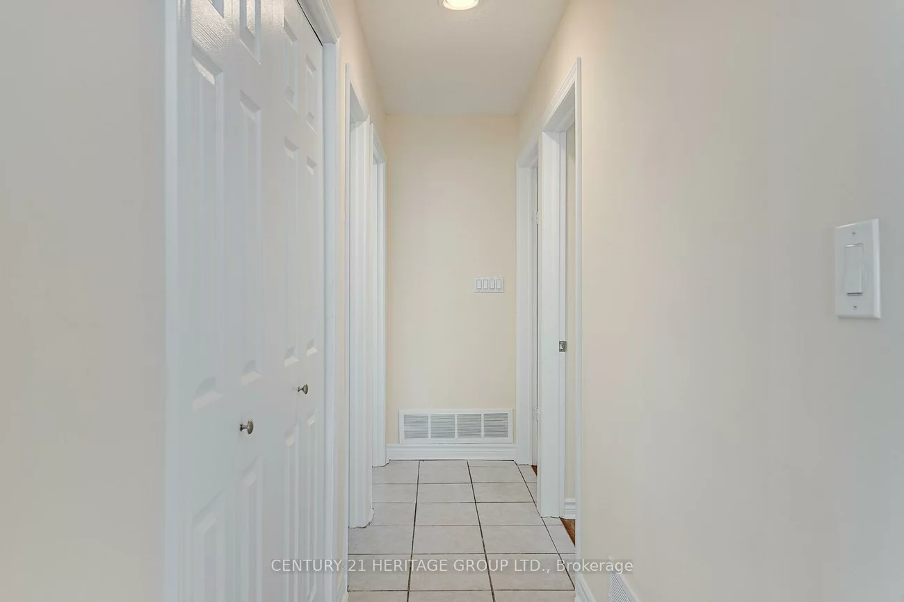 20, Frost, Letitia Heights, Barrie