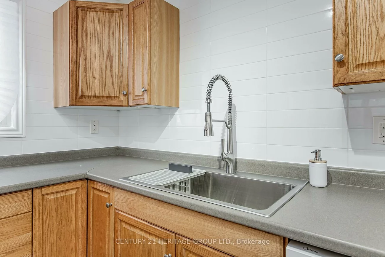 20, Frost, Letitia Heights, Barrie