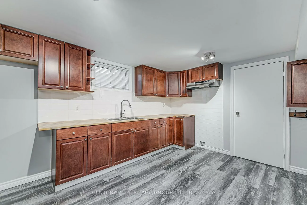 20, Frost, Letitia Heights, Barrie
