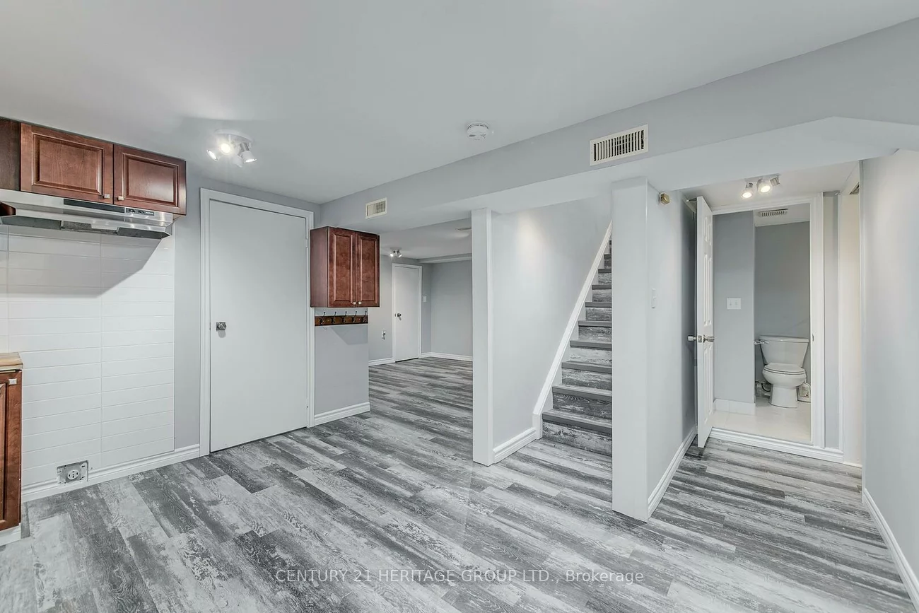 20, Frost, Letitia Heights, Barrie