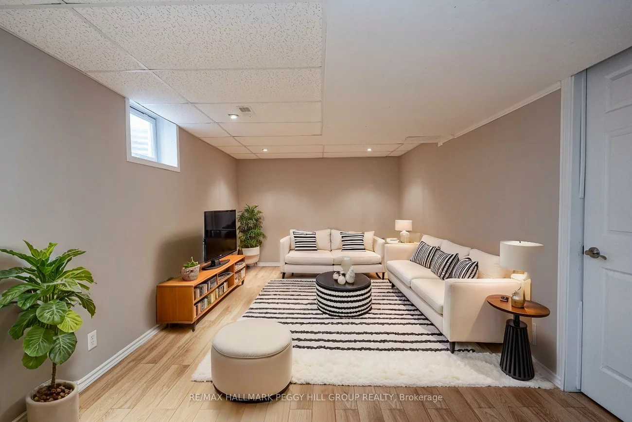 24, Coronation, Innis-Shore, Barrie