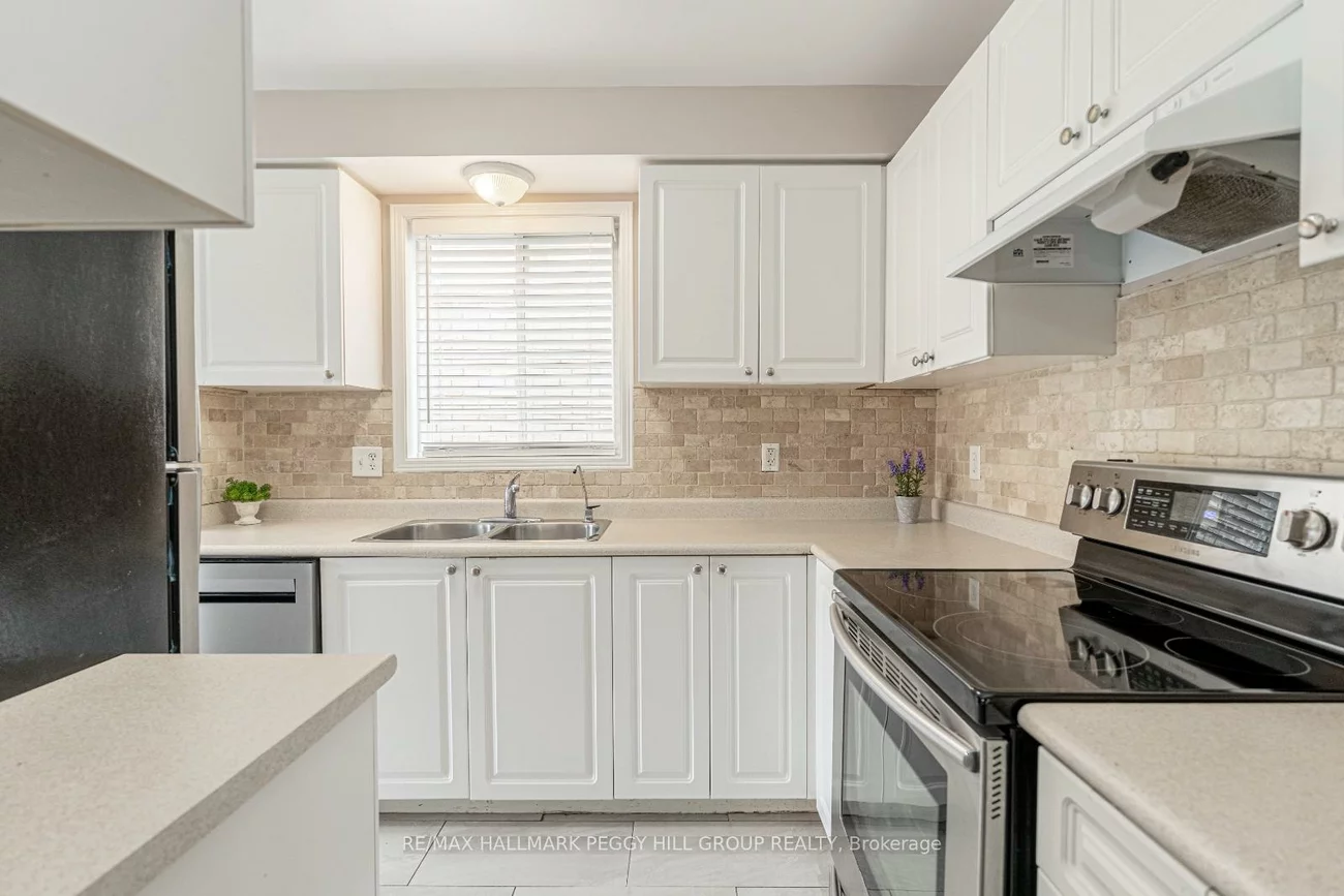 24, Coronation, Innis-Shore, Barrie
